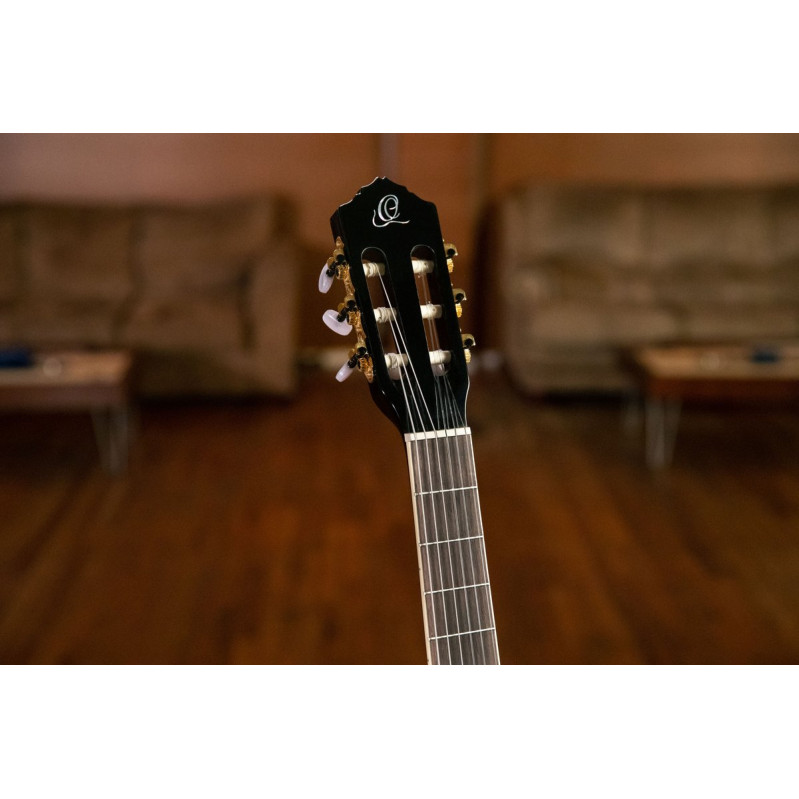 Ortega RCE145BK Family Series Pro 4/4 Classical Guitar 6 String - Solid Spruce / Mahogany Black + Bag