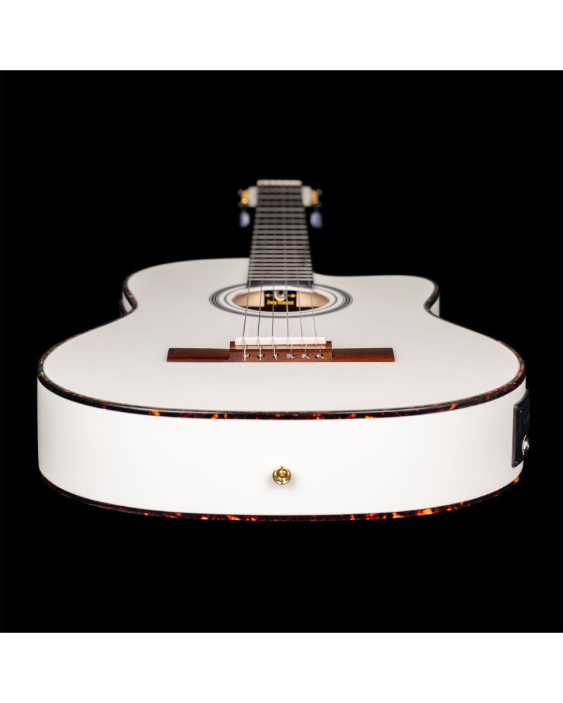 Ortega RCE145WH Family Series Pro 4/4 Classical Guitar 6 String - Solid Spruce / Mahogany White + Bag