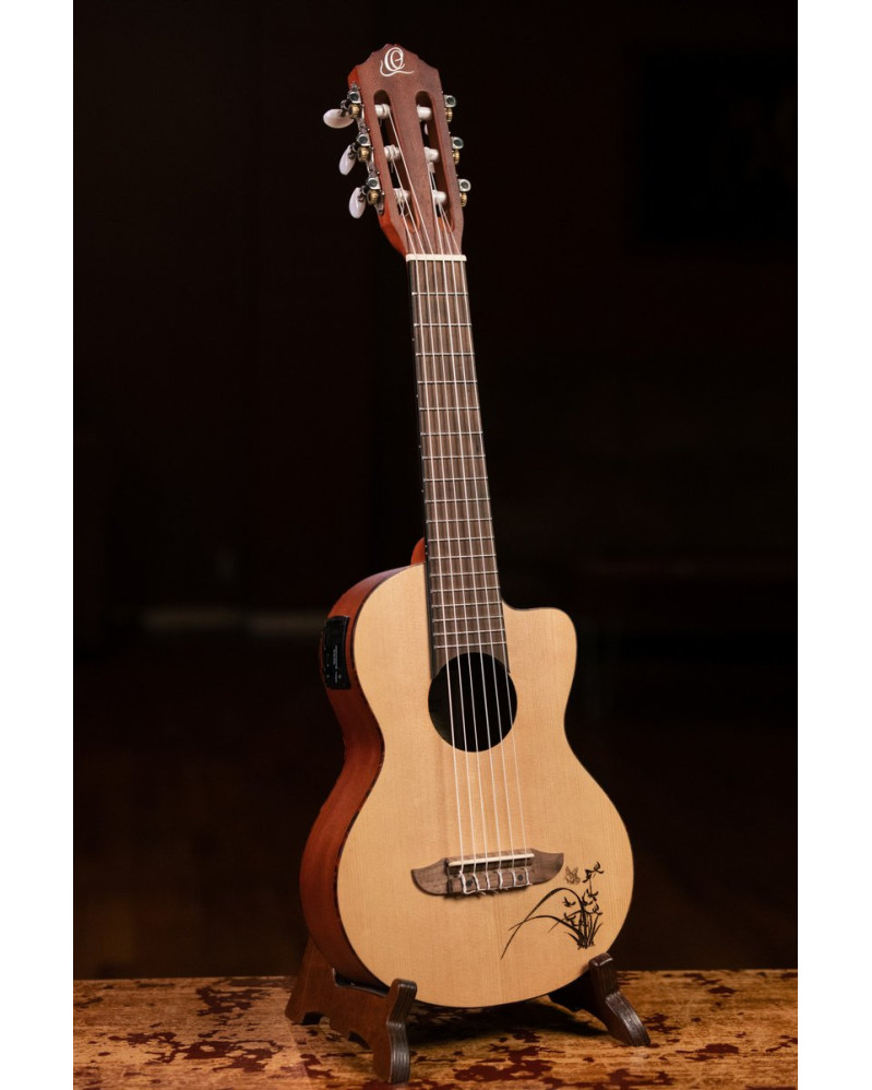 Ortega RGL5CE Mini Travel Series 1/8 Guitar 6-String - Natural