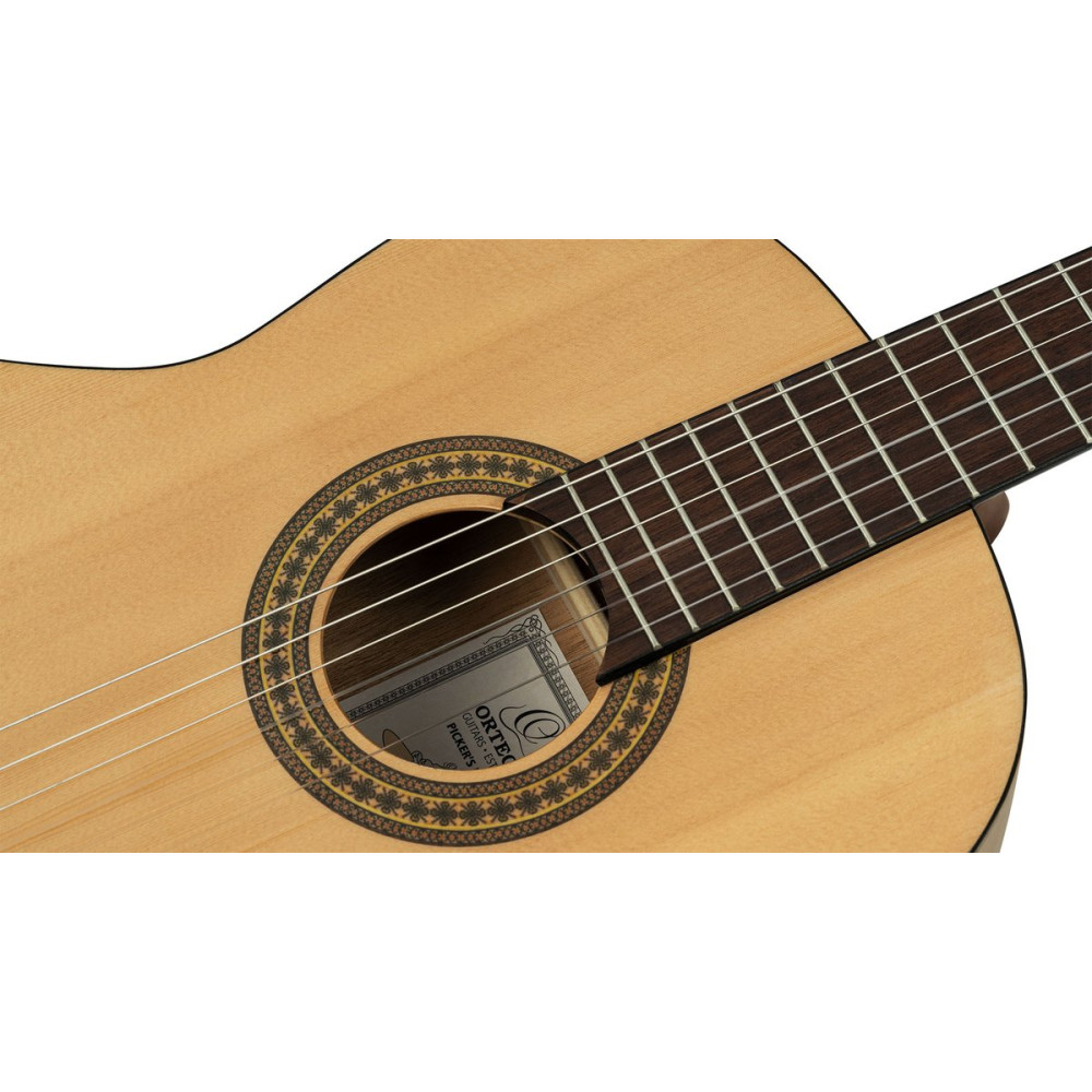 Ortega RPPC44 Picker´s Pack 4/4 Nylon String Guitar 6-String -Beginner Set