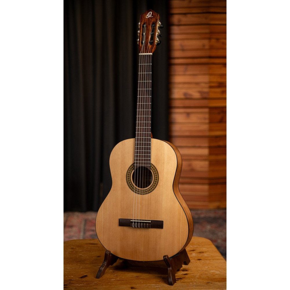 Ortega RPPC44 Picker´s Pack 4/4 Nylon String Guitar 6-String -Beginner Set