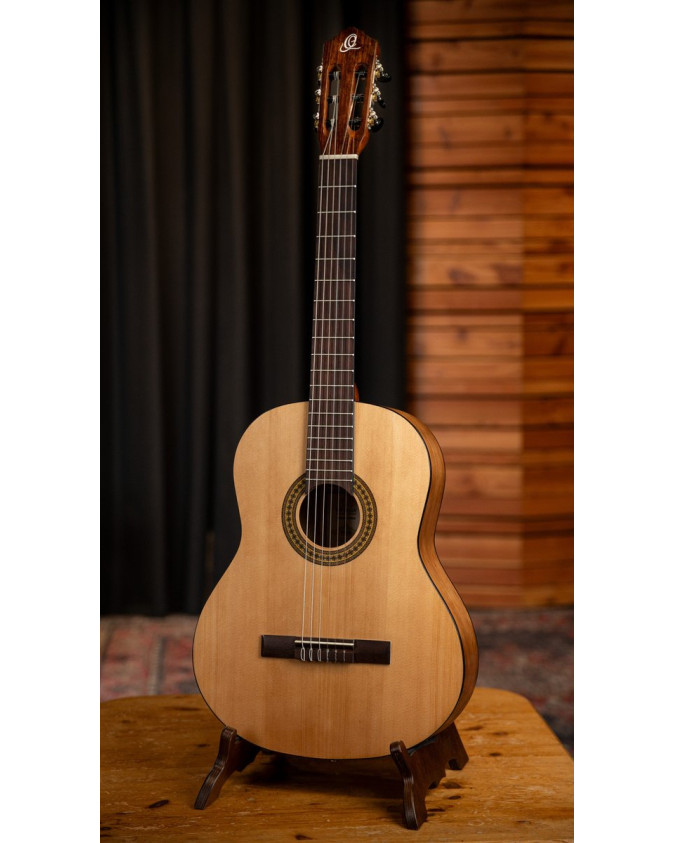 Ortega RPPC44 Picker´s Pack 4/4 Nylon String Guitar 6-String -Beginner Set
