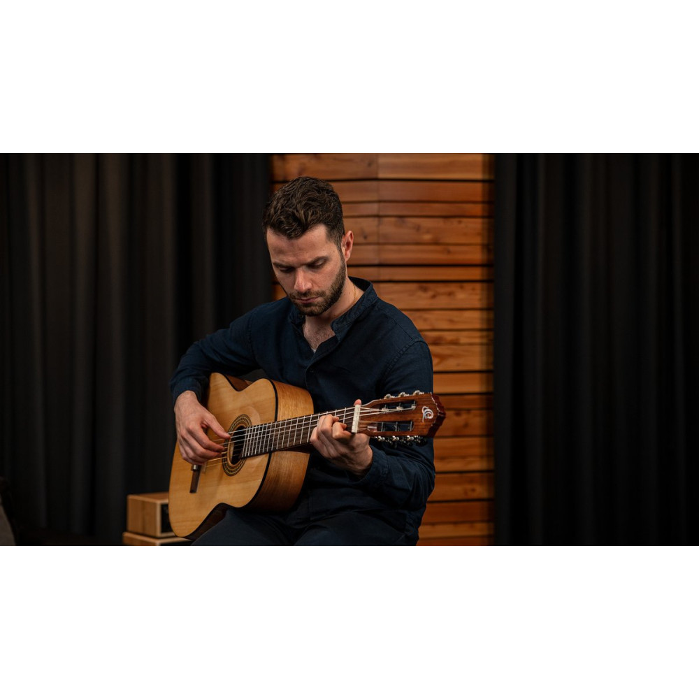 Ortega RPPC44 Picker´s Pack 4/4 Nylon String Guitar 6-String -Beginner Set