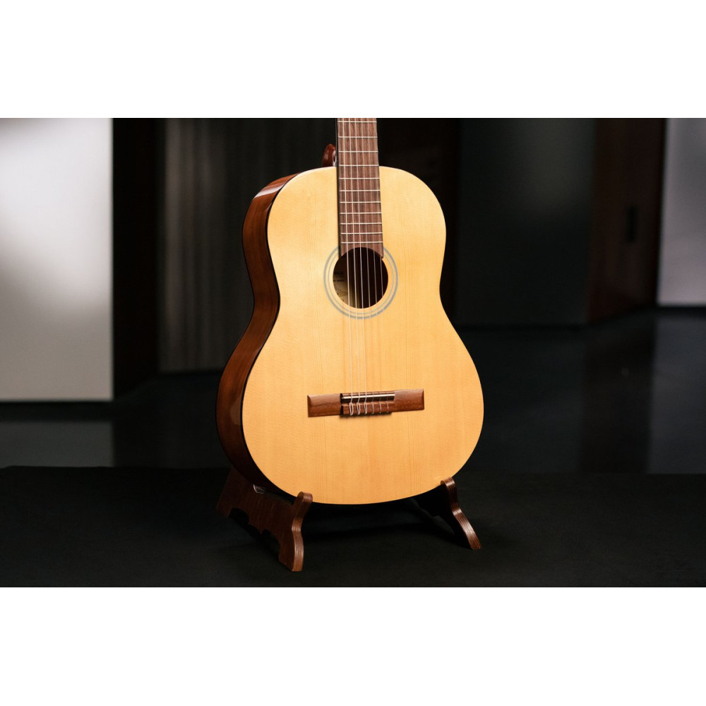 Ortega RST5 Student Series 4/4 Classical Guitar 6-String - Natural