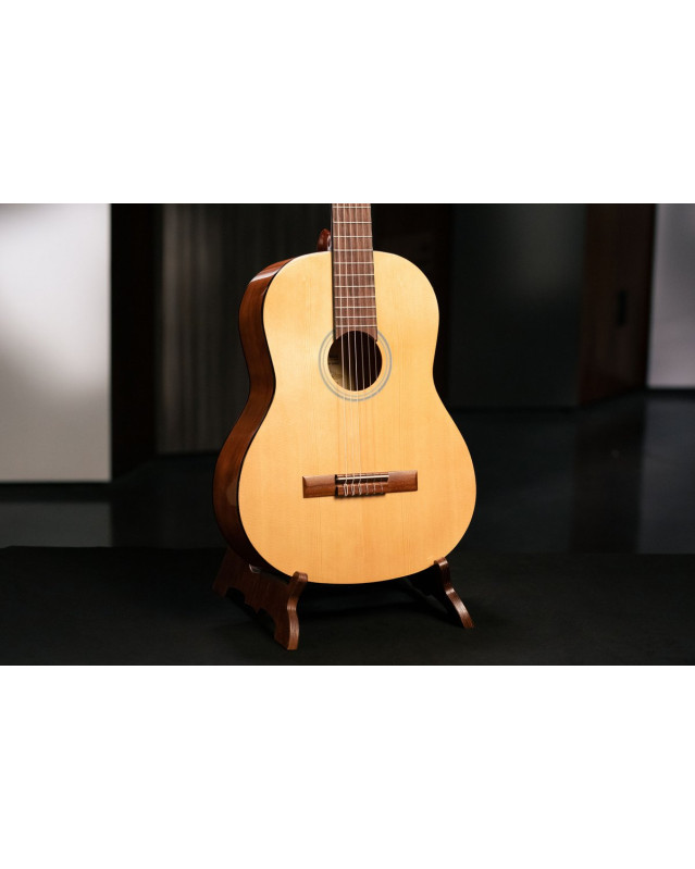 Ortega RST5 Student Series 4/4 Classical Guitar 6-String - Natural