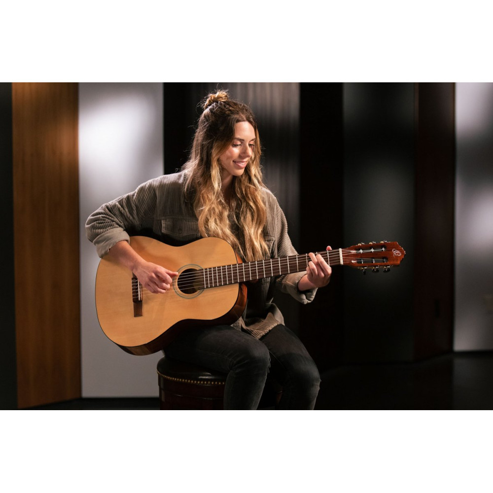Ortega RST5 Student Series 4/4 Classical Guitar 6-String - Natural
