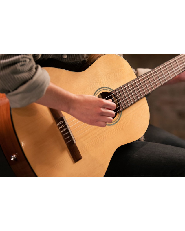 Ortega RST5 Student Series 4/4 Classical Guitar 6-String - Natural