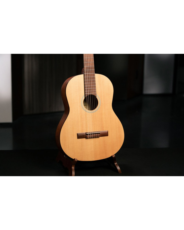 Ortega RST5M Student Series 4/4 Classical Guitar 6-String - Natural