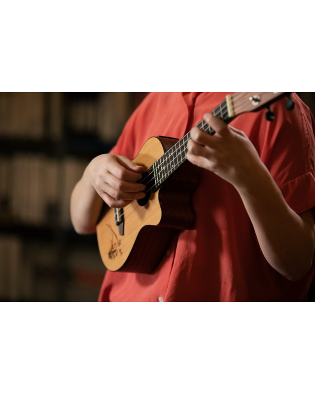 Ortega RU5CE Bonfire Series Preamp Concert Ukulele 4 String - Spruce/Sapele Natural