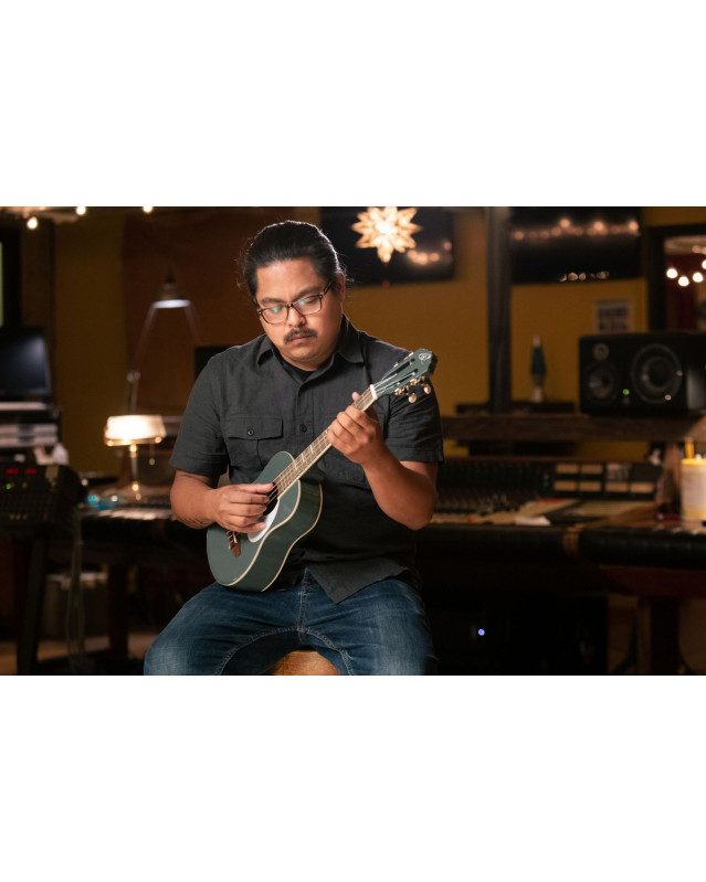 Ortega RUGA-PLT Gaucho Series Ukulele 4 String - Platinum Grey + Bag