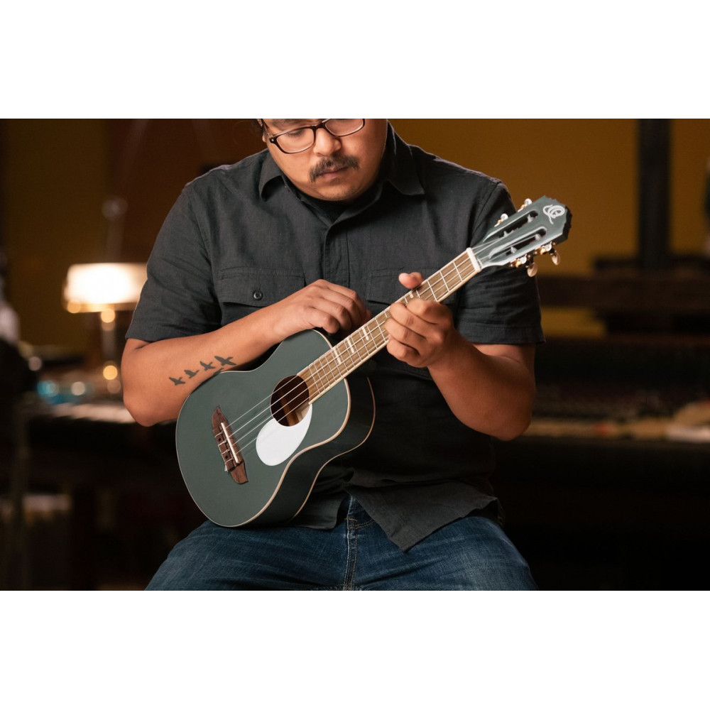Ortega RUGA-PLT Gaucho Series Ukulele 4 String - Platinum Grey + Bag