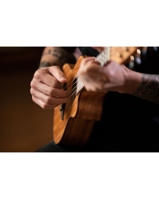 Ortega RUMG-CE Horizon Series Concert Preamp Ukulele 4 String - Mango Natural + Bag