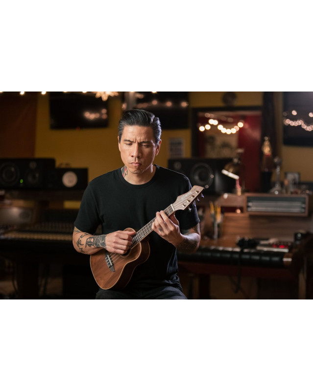 Ortega RUWN Horizon Series Concert Ukulele 4 String - Walnut Natural + Bag