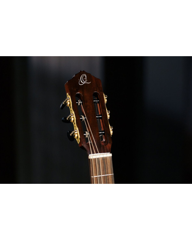 Ortega STRIPEDSU.C/E The Privat Room 4/4 Classical Guitar 6-string - Natural + Gig Bag