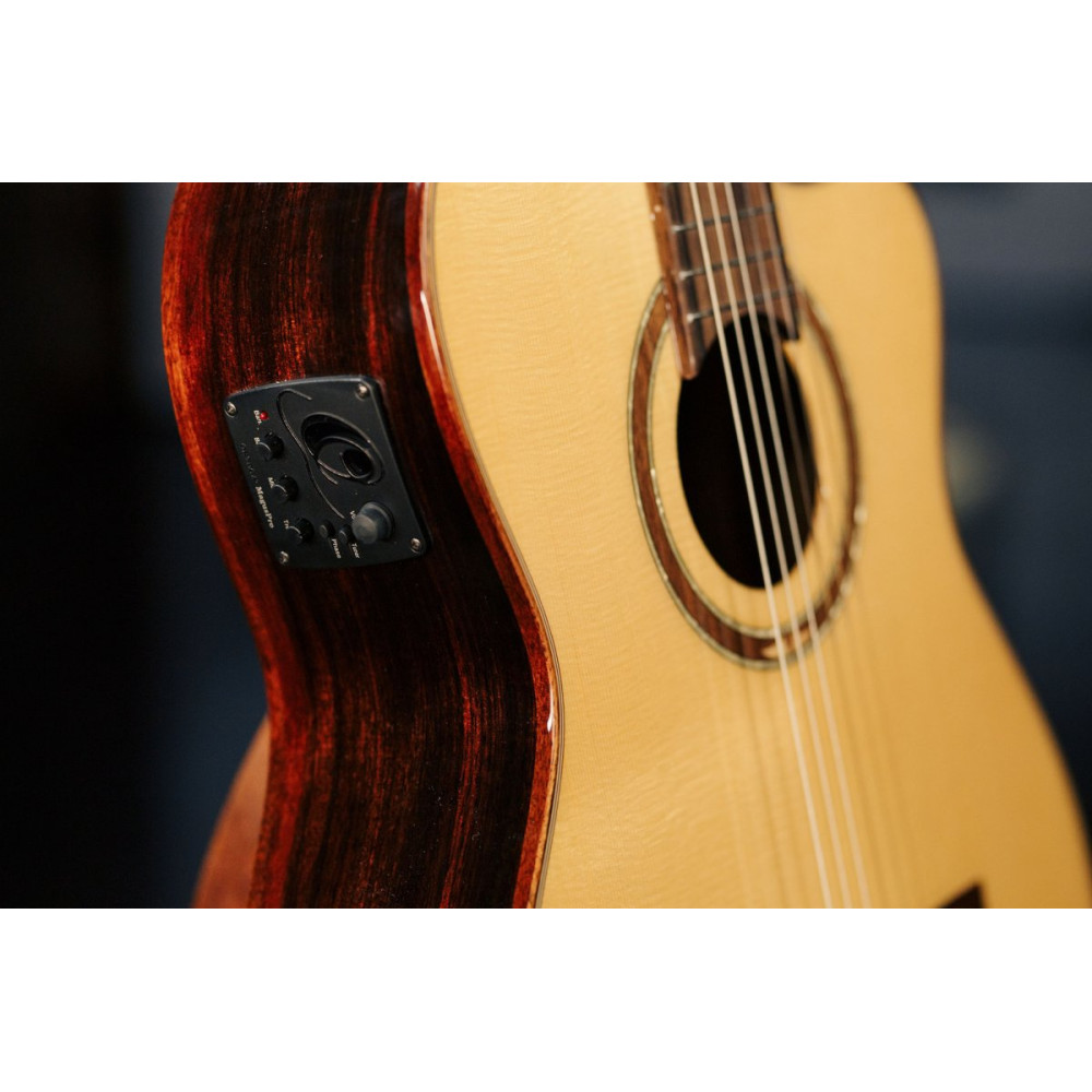 Ortega STRIPEDSU.C/E The Privat Room 4/4 Classical Guitar 6-string - Natural + Gig Bag