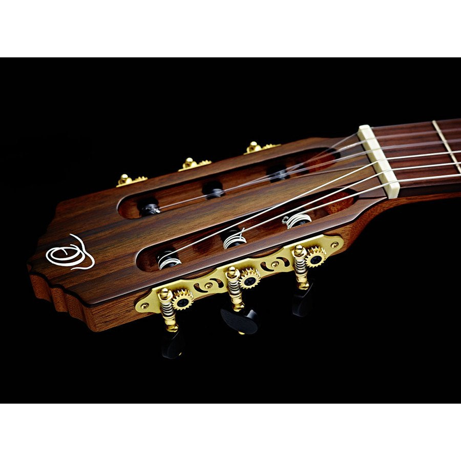 Ortega STRIPEDSU.C/E The Privat Room 4/4 Classical Guitar 6-string - Natural + Gig Bag