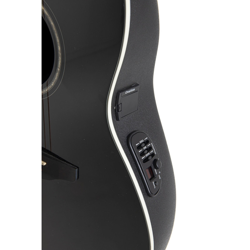 Ovation E – akustická kytara Celebrity CS Standard Mid Cutaway černá