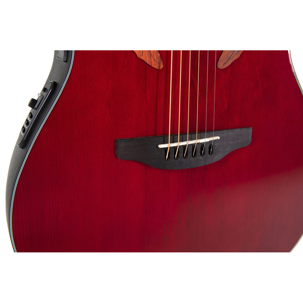 Ovation E – akustická kytara Celebrity Elite Mid Cutaway Ruby Red
