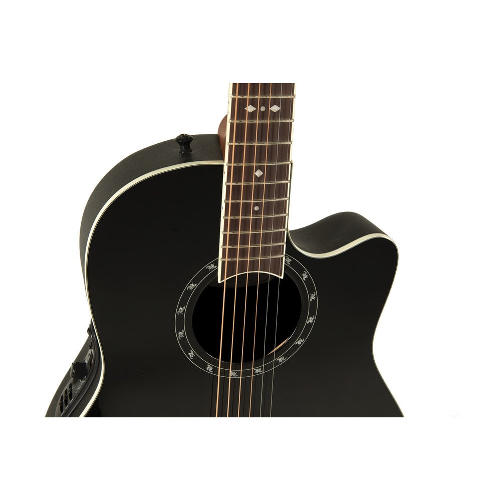 Ovation E – akustická kytara Standard Balladeer Deep Contour Cutaway Černá